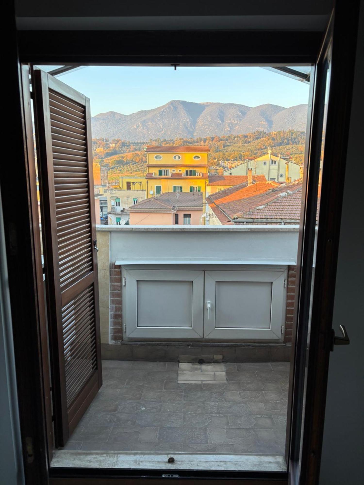Aryhouse Apartment แตร์นี ภายนอก รูปภาพ