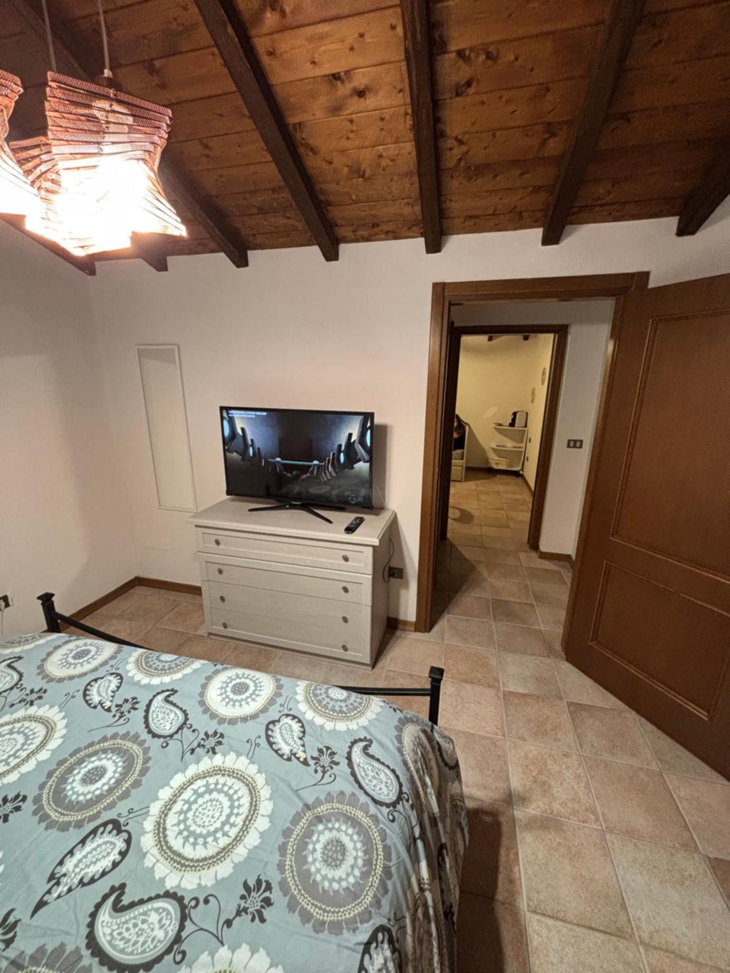 Aryhouse Apartment แตร์นี ภายนอก รูปภาพ
